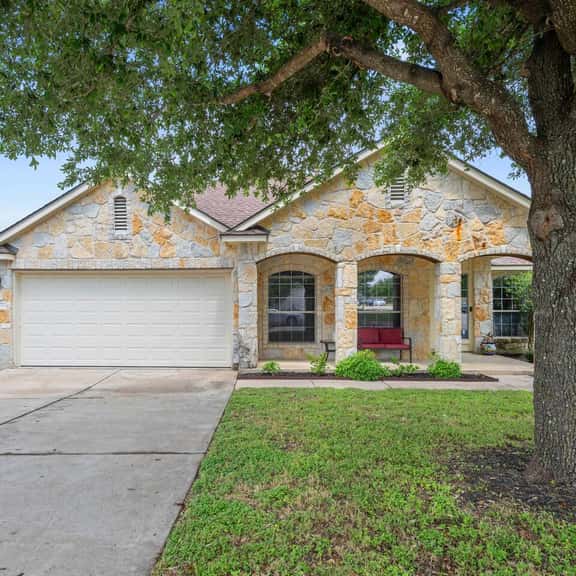 3BR Home · Office · 12 Min to Hospital - Image 1