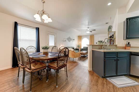Fully Furnished 3BR/2BA Townhome - Image 2