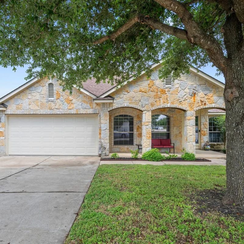 3BR Home · Office · 12 Min to Hospital